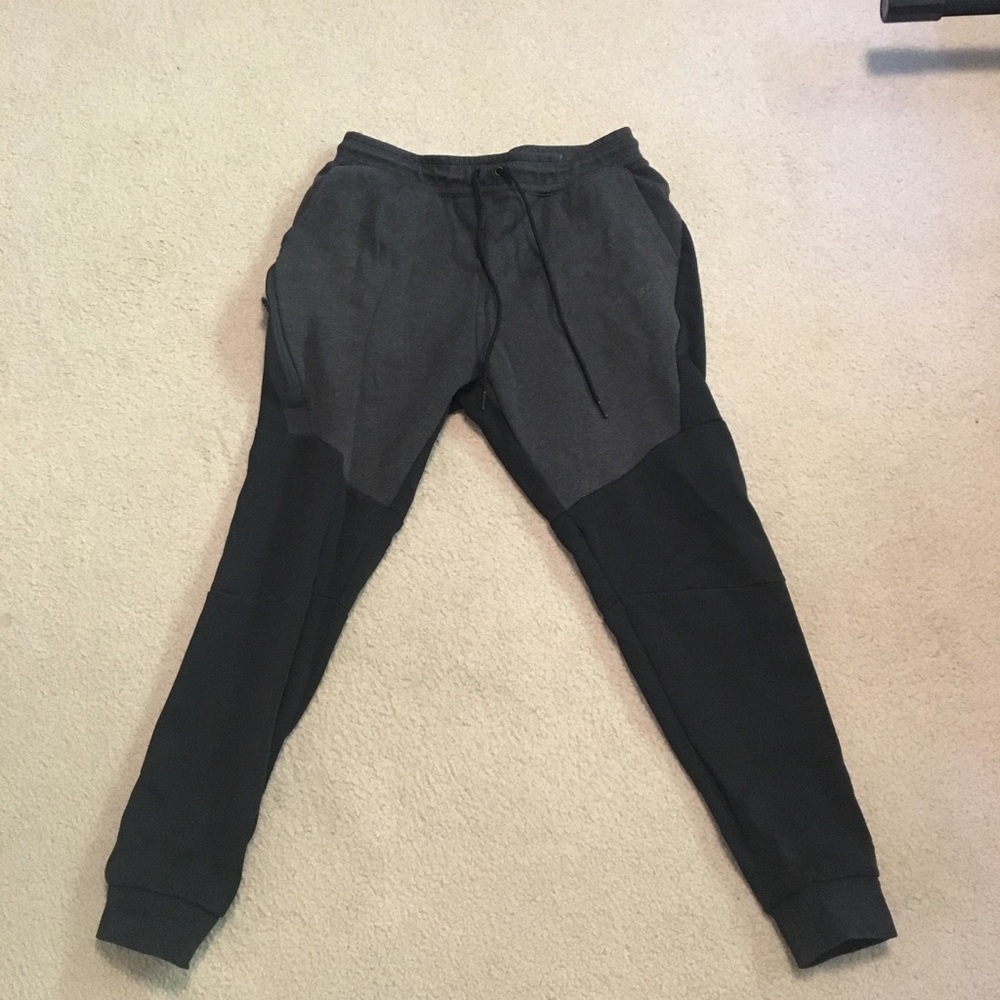 Nike tech fleece pants
